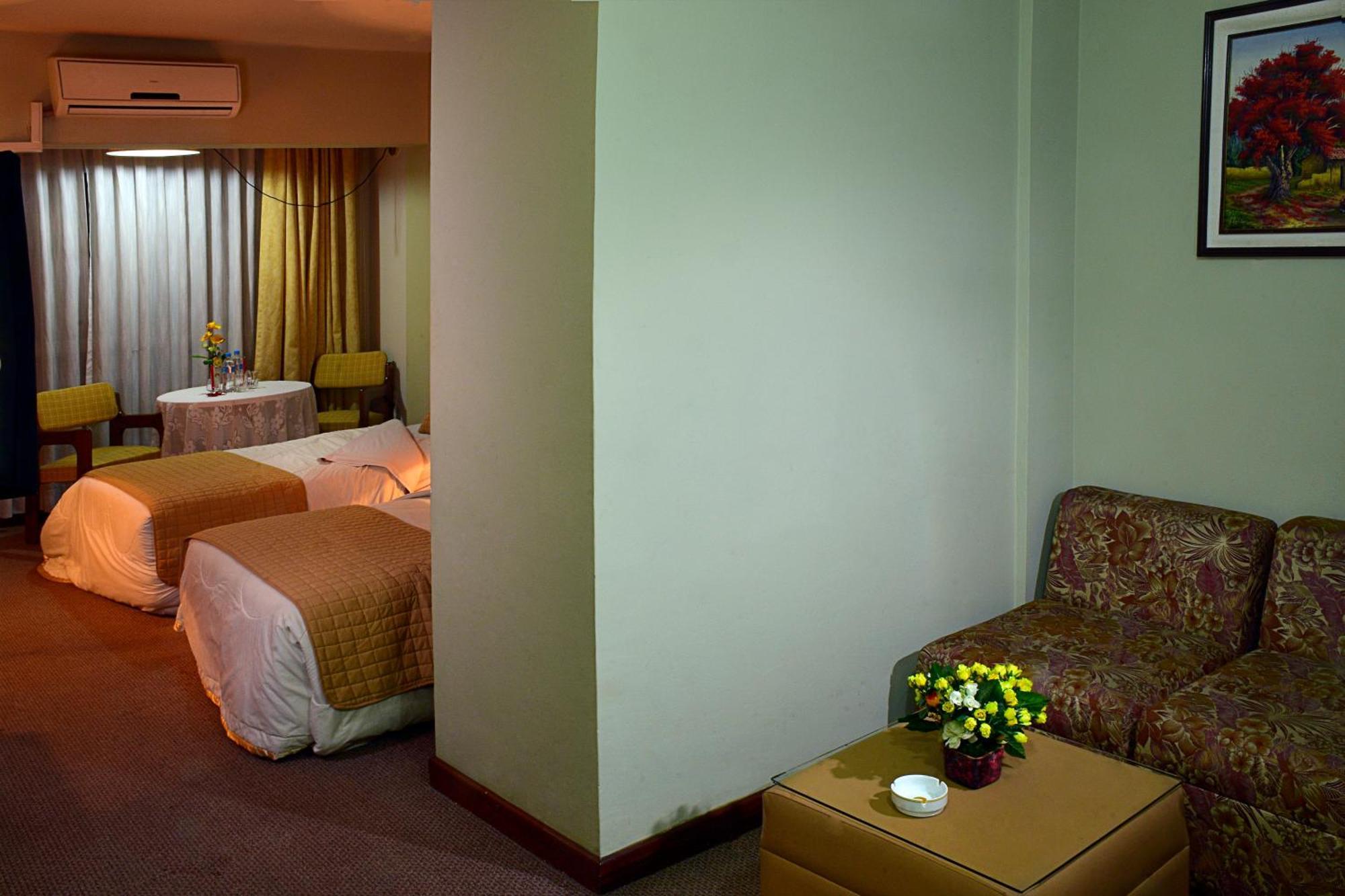 Cesar'S Plaza Hotel Кочабамба Екстер'єр фото